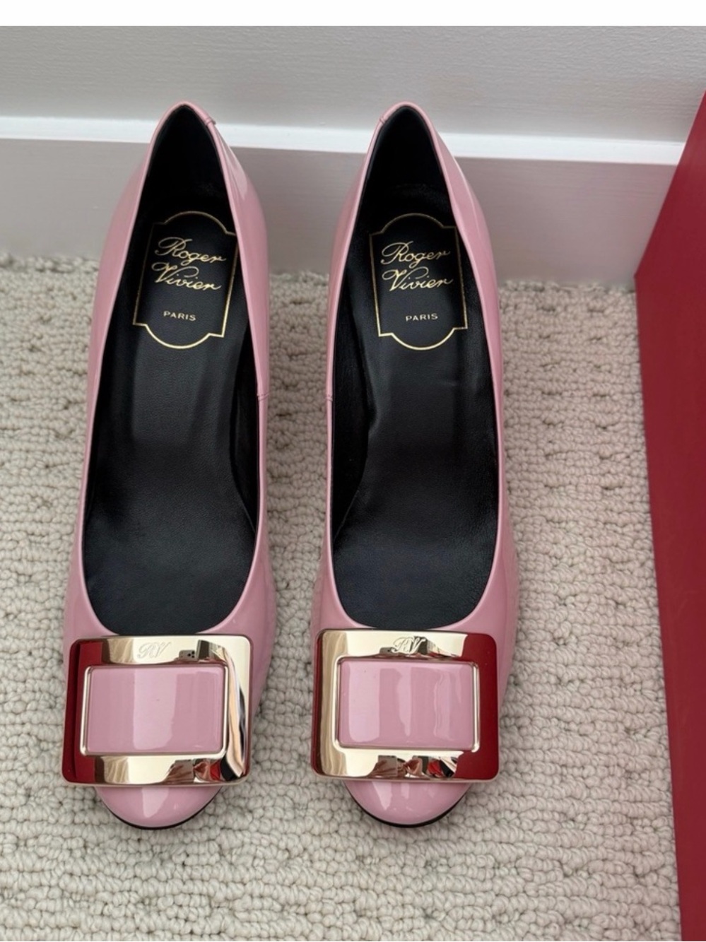 Roger Vivier pump in patent leather